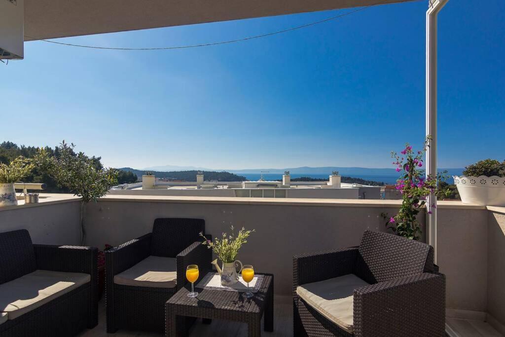 Deluxe Beni Makarska, 4 Person Sea View * Makarska